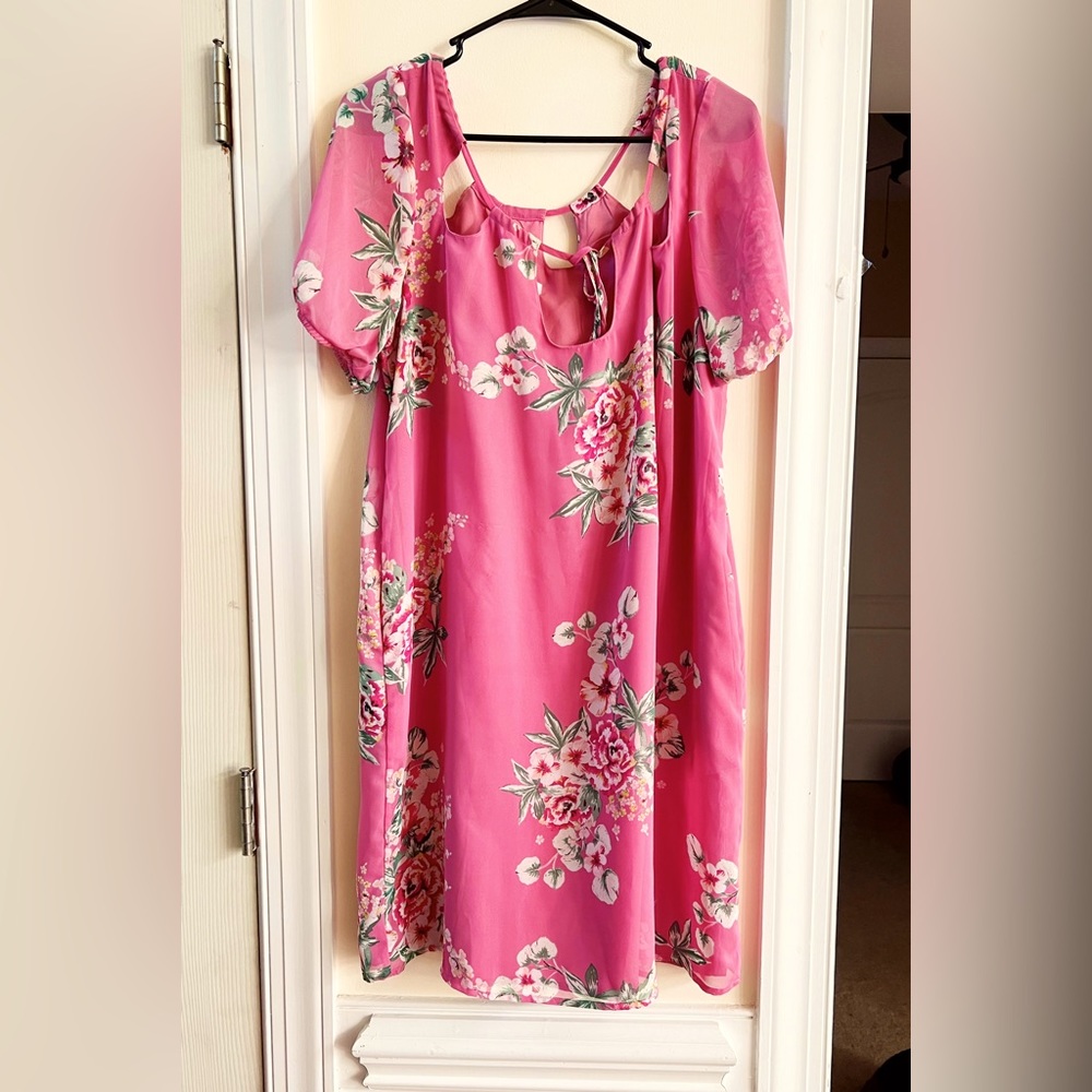 New York & Company pink floral dress sz small ( runs big )